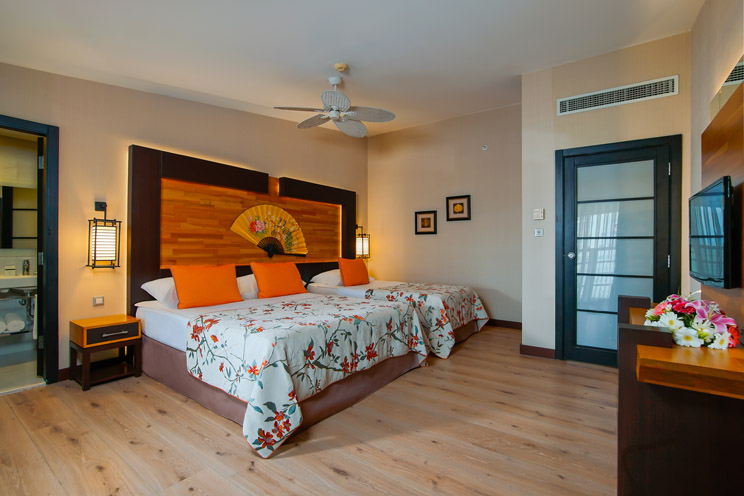 Limak Lara Deluxe Hotel & Resort