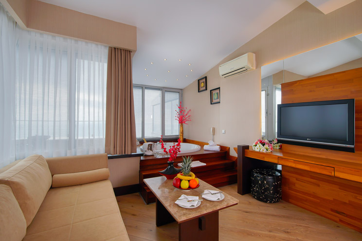 Limak Lara Deluxe Hotel & Resort
