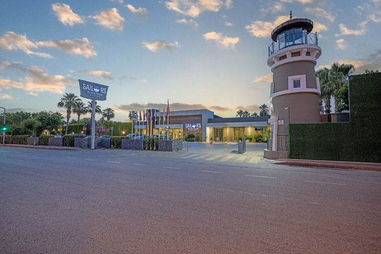 Sailor's Beach Club