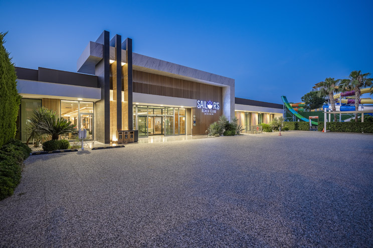 Sailor's Beach Club