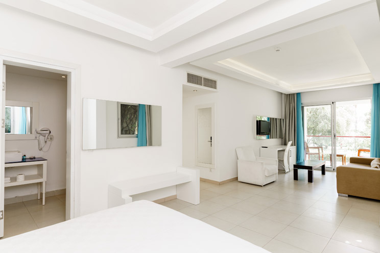 Costa Luvi Hotel & Suites