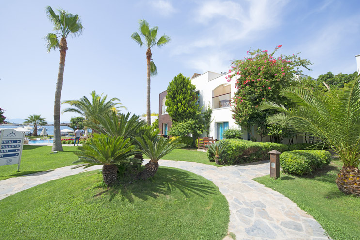 Costa Luvi Hotel & Suites