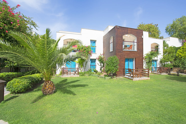 Costa Luvi Hotel & Suites