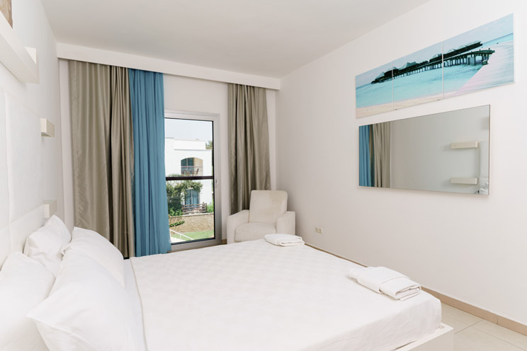 Costa Luvi Hotel & Suites