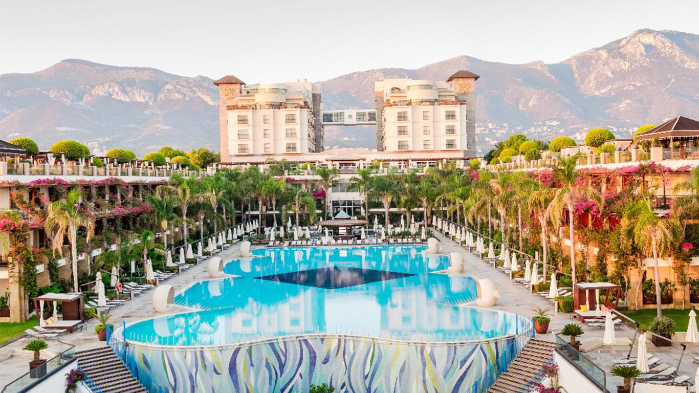 Cratos Premium Hotel & Casino & Spa